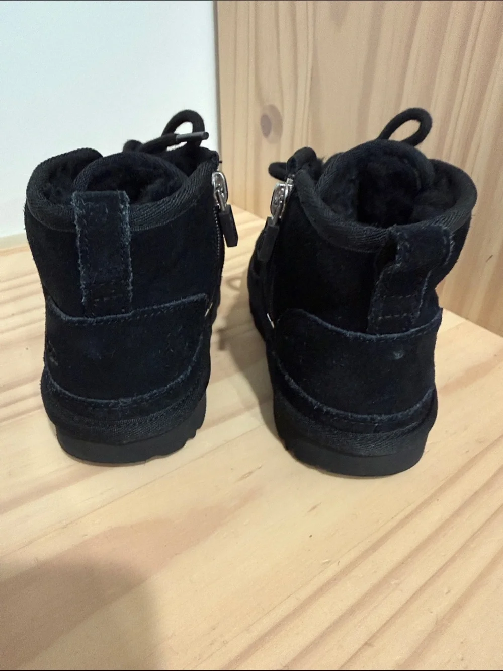UGG warm stylish